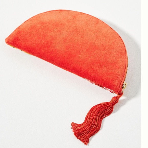 New Anthropologie Monogram Crescent Pouch!!🔥🔥🔥 - Picture 2 of 15